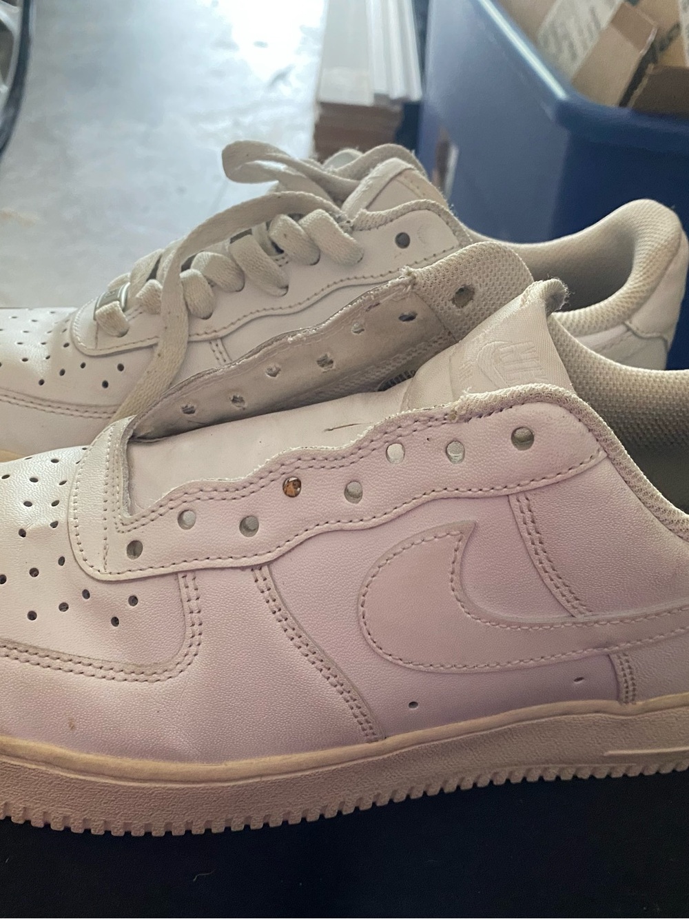 Nike Men’s Off-White Low-Top Sneakers